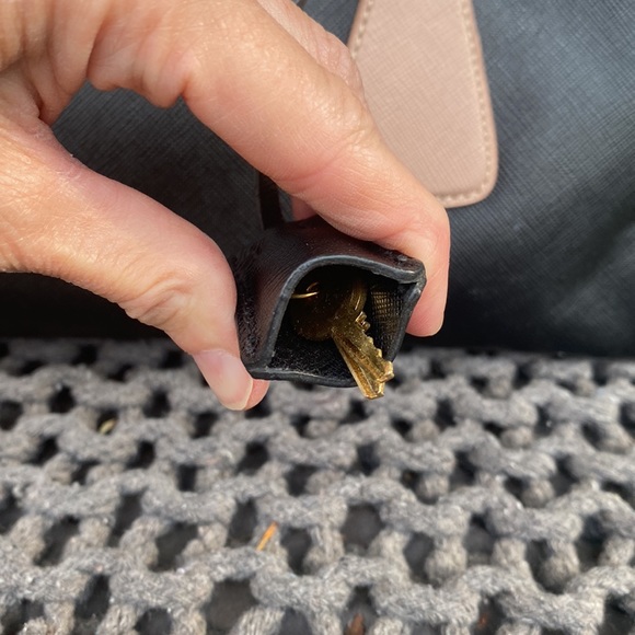 EUC PRADA SAFFIANO LUX LEATHER HANDBAG PURSE WITH ADDITIONAL SHOULDER STRAP - Picture 5 of 16